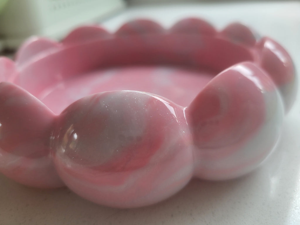 Bubblegum Pink & Baby Blue Marbled Resin Trinket Dish – Scalloped Bubble Rim Jewellery Holder