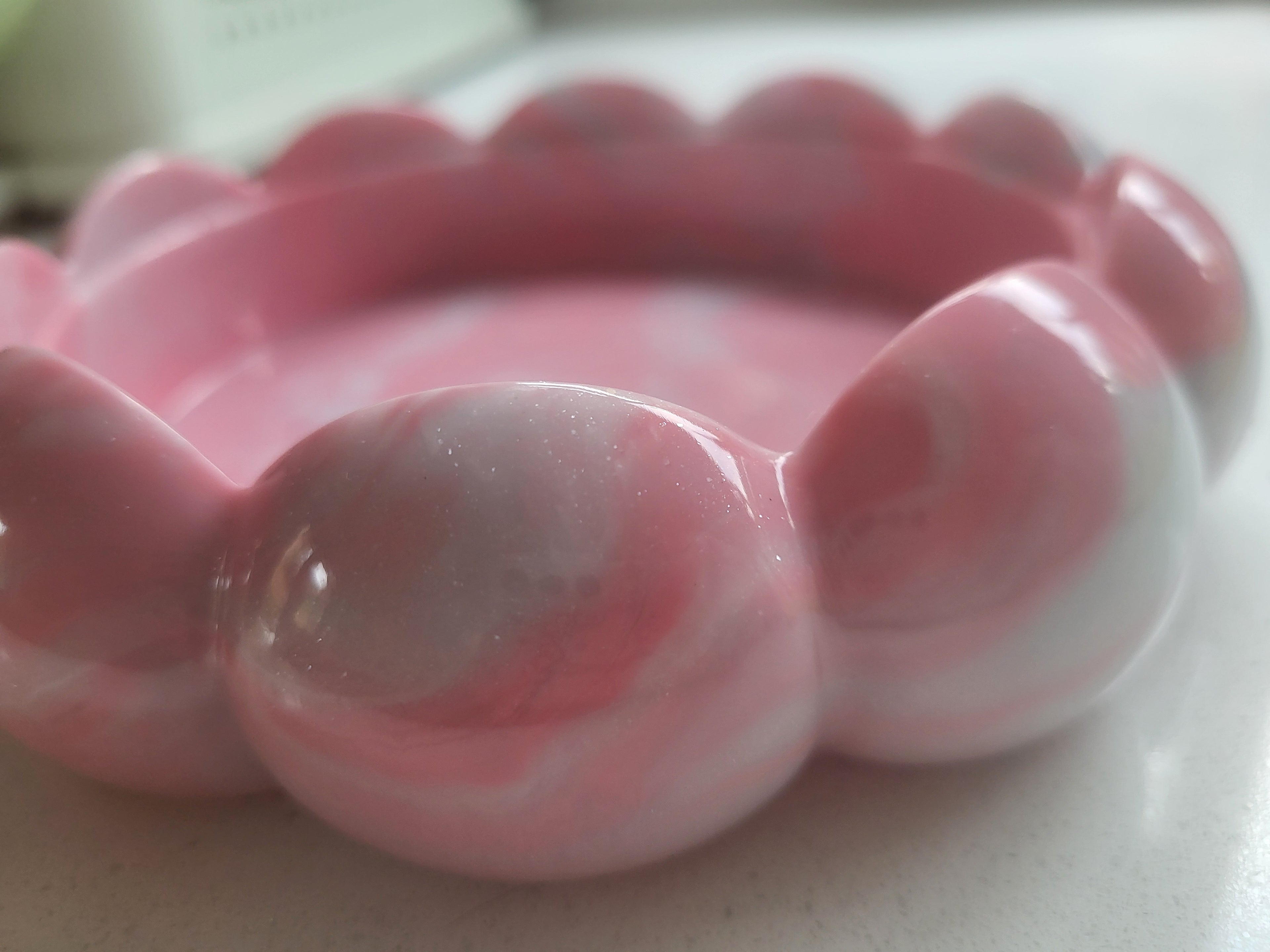 Bubblegum Pink & Baby Blue Marbled Resin Trinket Dish – Scalloped Bubble Rim Jewellery Holder