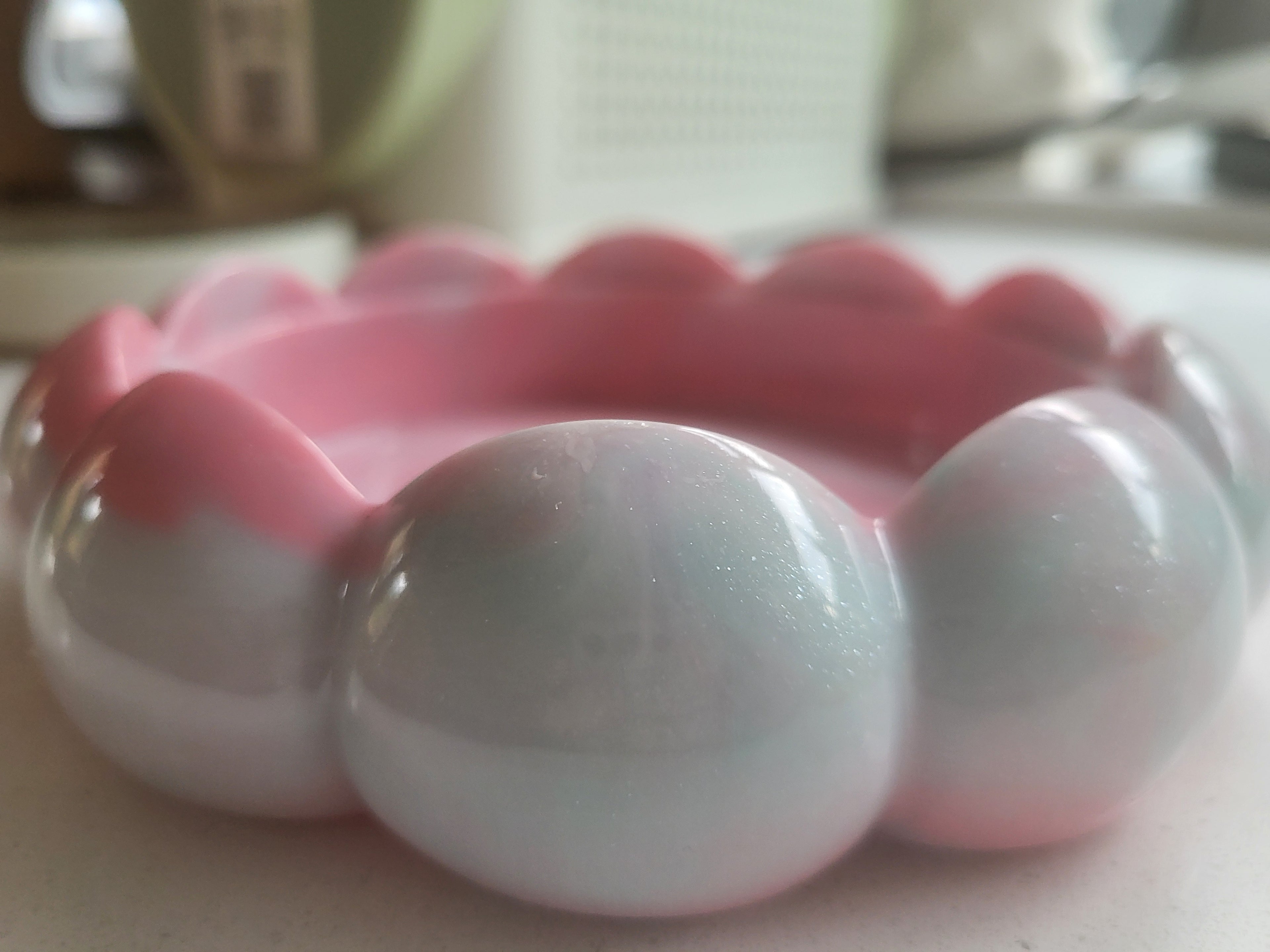 Bubblegum Pink & Baby Blue Marbled Resin Trinket Dish – Scalloped Bubble Rim Jewellery Holder
